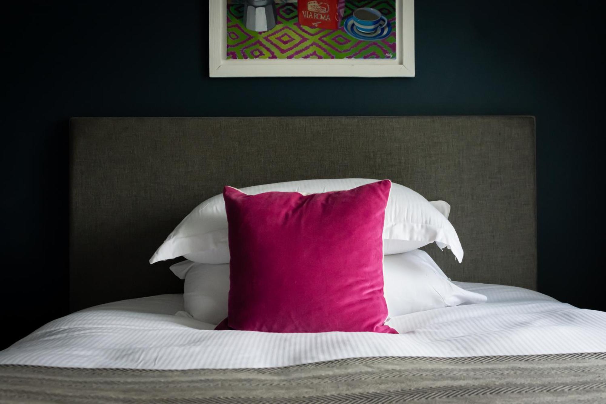 The Stump Hotel Cirencester Room photo