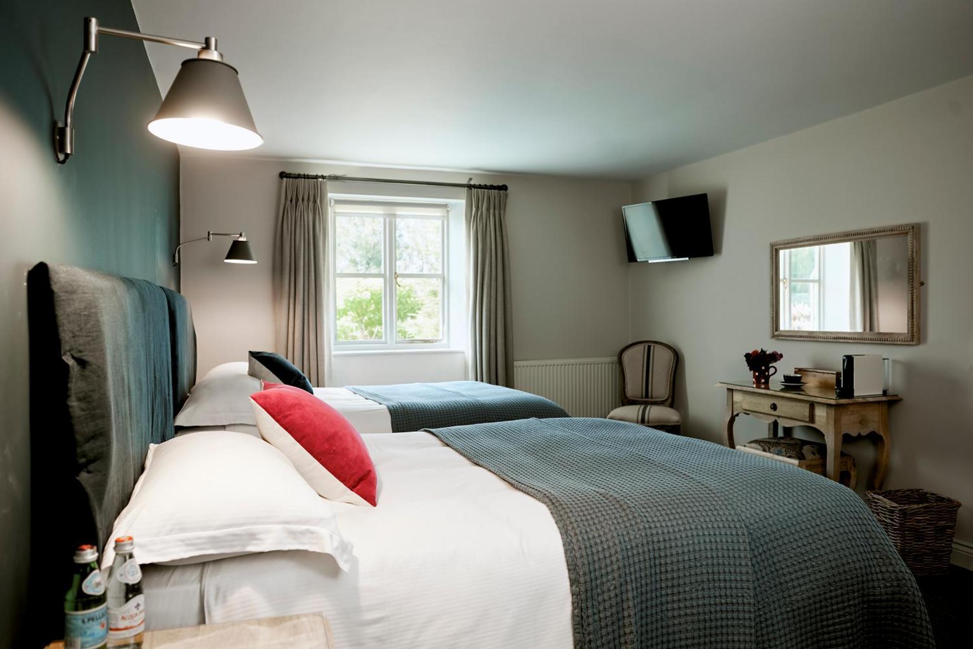 The Stump Hotel Cirencester Room photo