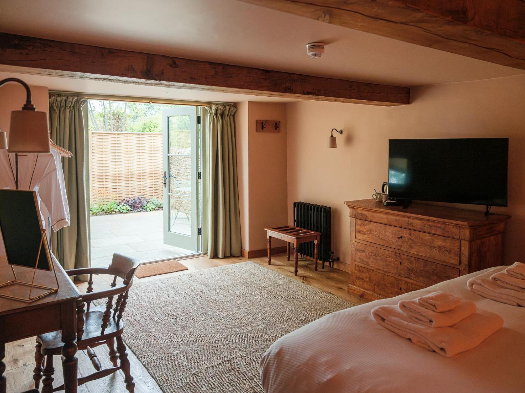 The Stump Hotel Cirencester Room photo